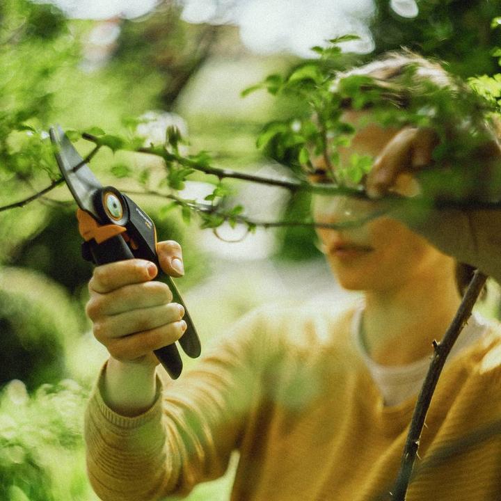 Actual product image Fiskars X-series bypass garden shears L P961