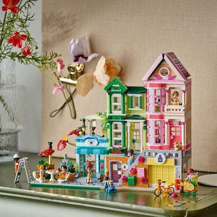 Produktbild LEGO Heartlake City Wohn- und Einkaufsstrasse (42670, LEGO Friends)