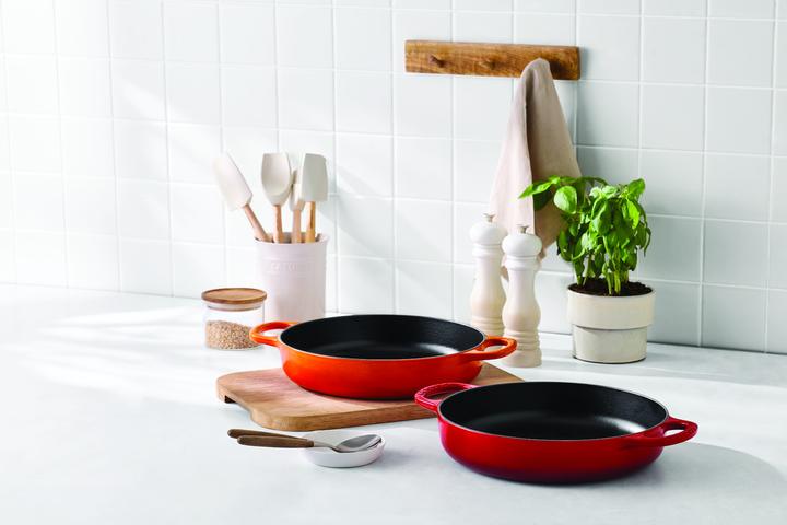Image du produit Le Creuset Every Day Pan Signature (28 cm, Poêle à frire, Fonte)