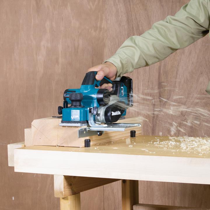 Actual product image Makita 18V Battery plane DKP181Z 82mm