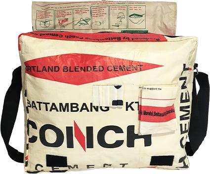 Produktbild Bekos Upcycling - Umhängetasche XL aus recycelten Zementsäcke Mountain