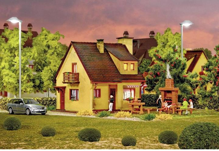 Actual product image Vollmer 49217 H0 residential house
