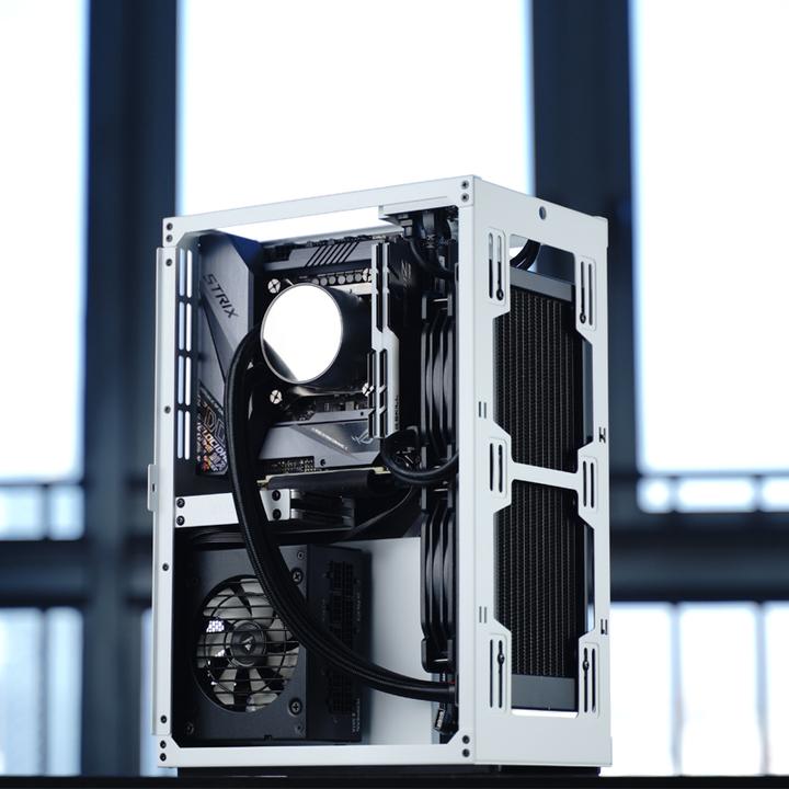 Actual product image Jonsbo VR3 (Mini-ITX)