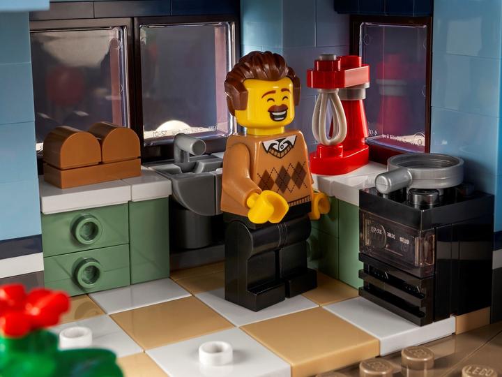Actual product image LEGO Visit of Santa Claus (10293, LEGO Creator Expert, LEGO Rare Sets)