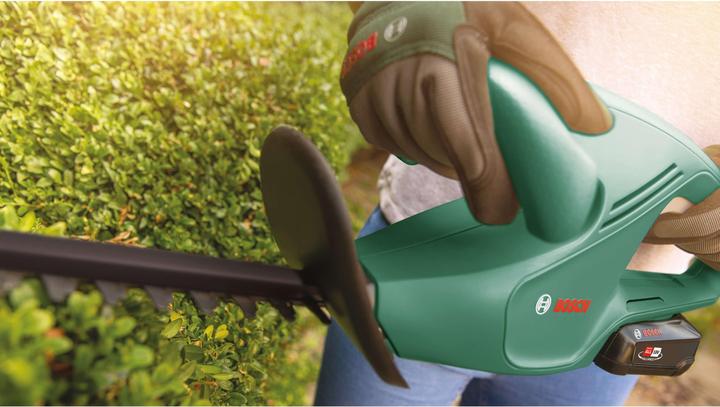 Image du produit Bosch Home & Garden EasyHedgeCut 18-45 Set (Taille-haies sans fil)