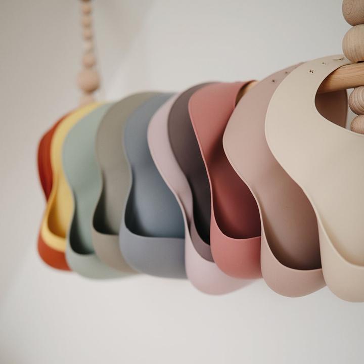 Produktbild Mushie Silikon Lätzchen Dove Grey
