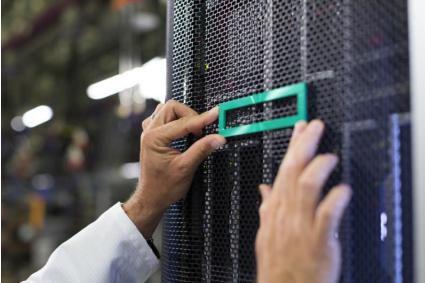 Image du produit HPE ProLiant DL300 Gen10 Plus 2U 8SFF x1 Tri-Mode U.3 BC Front Drive Cage Kit