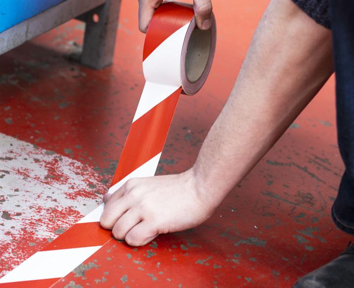 Immagine prodotto Rs Pro Nastro di marcatura del pavimento di tipo rosso/bianco, 50mm x 33m (50 mm)