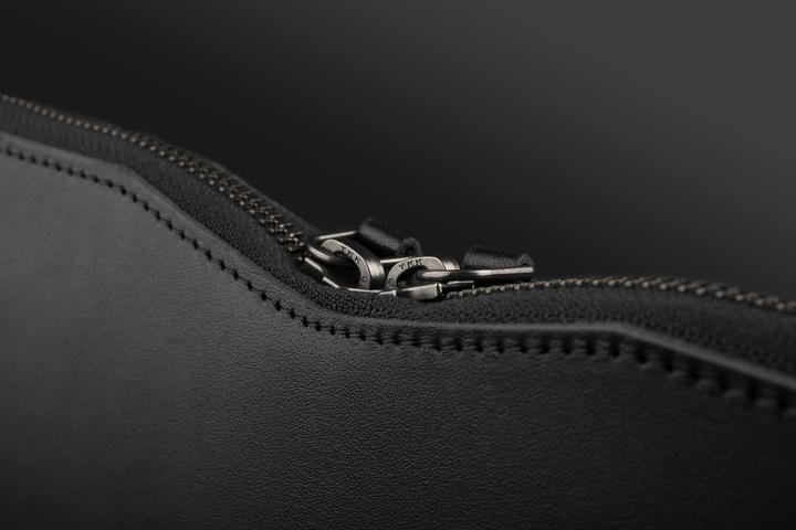 Actual product image Mujjo Folio Sleeve 13" (13", Apple)