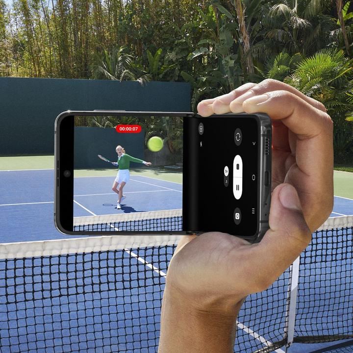 Produktbild Samsung Galaxy Z Flip4 (256 GB, Graphite, 6.70", SIM + eSIM, 12 Mpx, 5G)