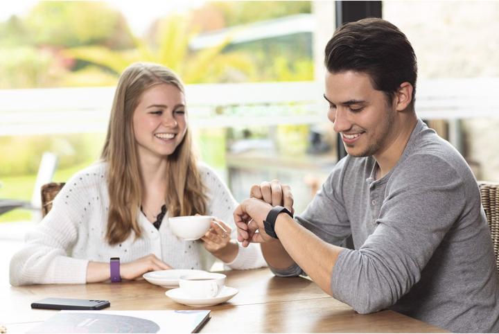 Produktbild Hama Armband FitbitCharge 3/4 (22 mm, Rostfreier Stahl, Thermoplastisches Polyurethan)