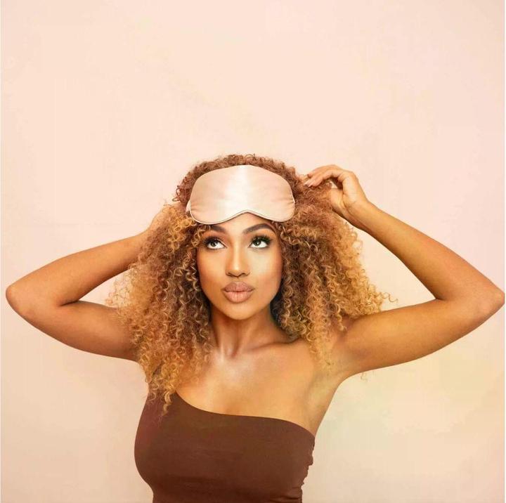 Actual product image VBEAUTY Silk sleep mask (Sleeping mask)