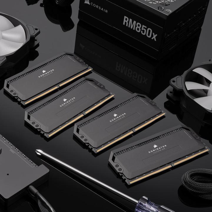 Immagine prodotto Corsair KIT DDR5 64GB PC 6400 CL32 (2x32GB) DOMINATOR P RGB retail (2 x 32GB, 6400 MHz, RAM DDR5, DIMM)