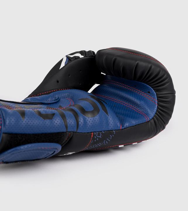 Image du produit Venum Tekken Jin Kazama Boxhandschuhe (10 OZ, Taille unique)
