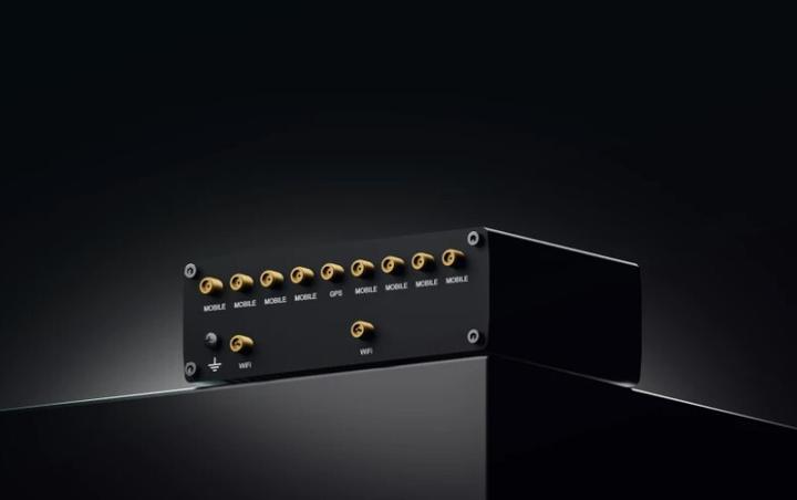 Actual product image Teltonika RUTM52