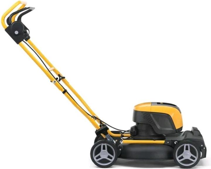 Actual product image Stiga Multiclip 547 AE Kit cordless lawn mower48 V 4 Ah (Rechargeable battery operated)
