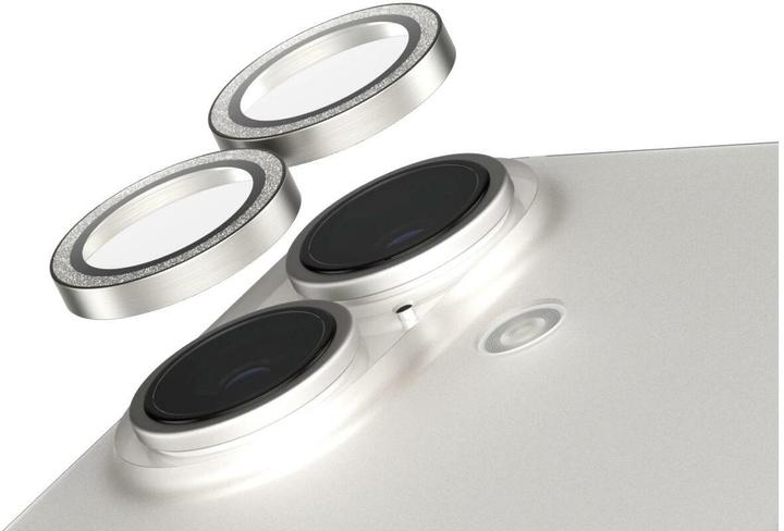 Produktbild PanzerGlass SAFE. by ® Kameraschutz Glitter Silber iPhone '24 6.1" | 6.7" (1 Stück, Apple iPhone 16 Plus, Apple iPhone 16)