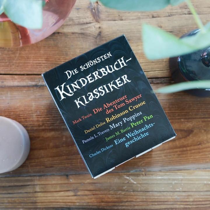 Actual product image Die schönsten Kinderbuchklassiker (German, Daniel Defoe, Curt Noch, Charles Dickens, Horst Lemke, Cornelia Haas, 2022)
