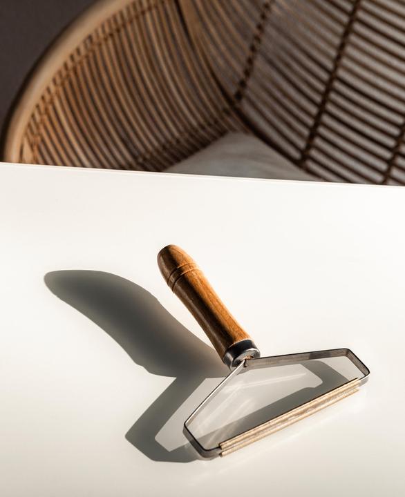 Actual product image Esmée Lint Remover / Pet Hair Remover