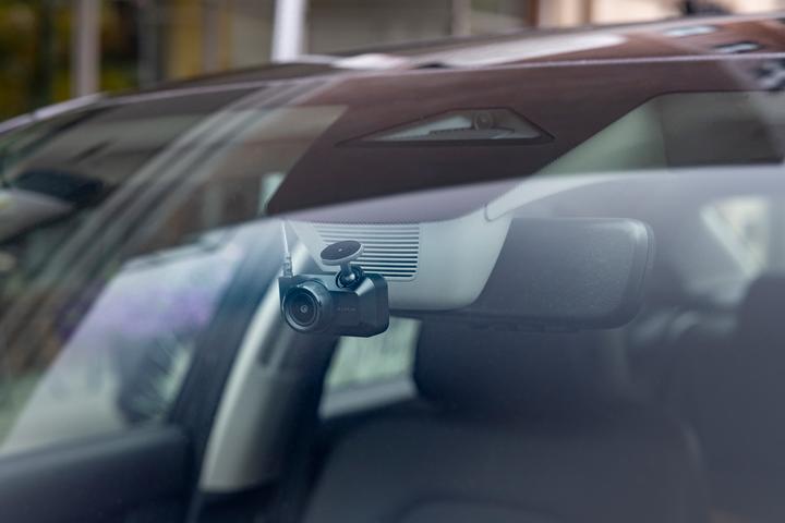 Actual product image Garmin Adhesive mount for Dash Cam 2024 series