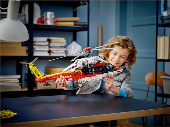 Produktbild LEGO Airbus H175 Rettungshubschrauber (42145, LEGO Technic)
