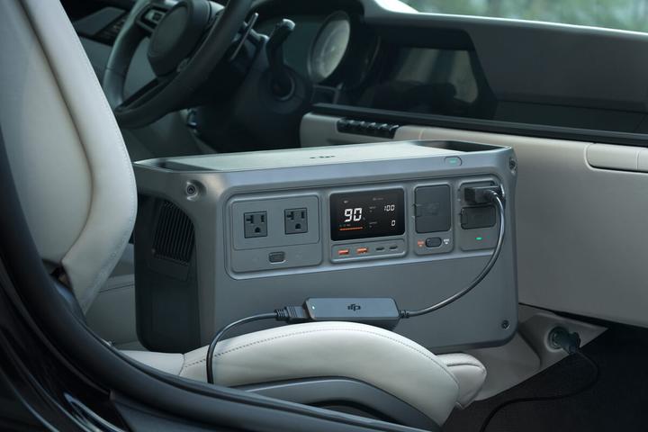 Image du produit DJI Prise de courant pour voiture vers câble d'alimentation SDC (12 V/24 V) (Chargeur de drones)