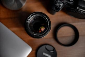 Actual product image Voigtländer Nokton 75mm / 1.5 asph. black (Canon RF, full size)