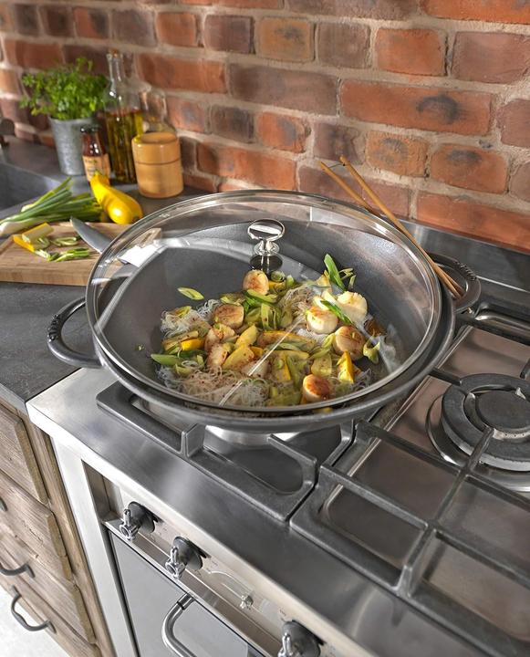 Image du produit Staub Wok avec couvercle en verre (37 cm, Wok, Fonte)