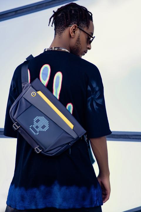 Actual product image Divoom Slingbag-Vblack (Photo backpack)