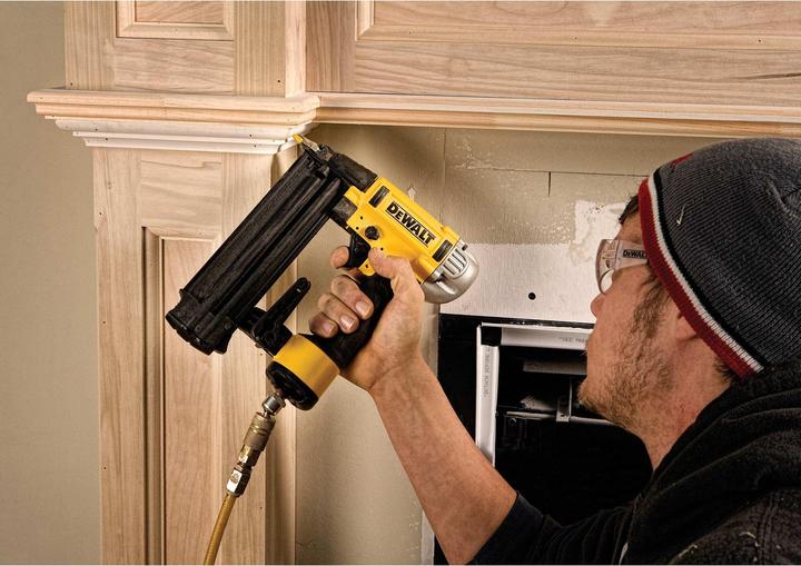 Produktbild DeWalt Pneumatischer Nagler