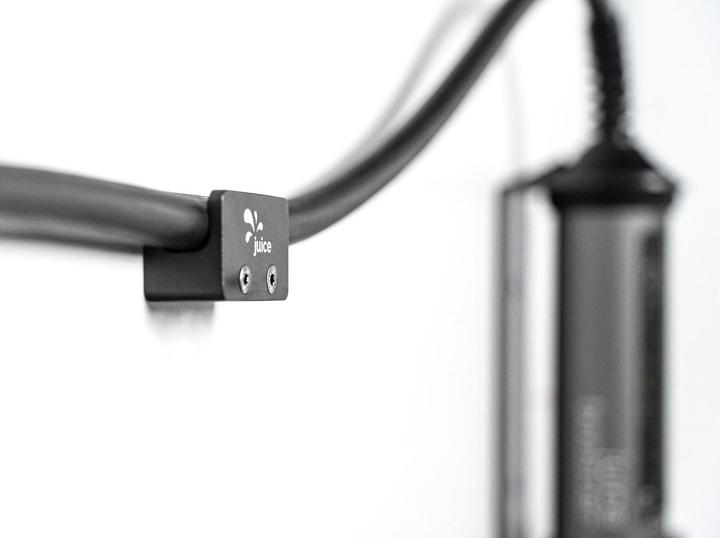 Actual product image Juice Technology Juice Booster 2 cable holder