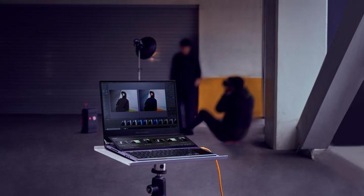 Image du produit ASUS ROG Zephyrus Duo 15 (15.60", Core i9-10980HK, 32 Go, 2000 Go, CH)