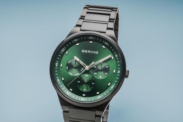 Actual product image Bering Classic (Analogue wristwatch, 40 mm)