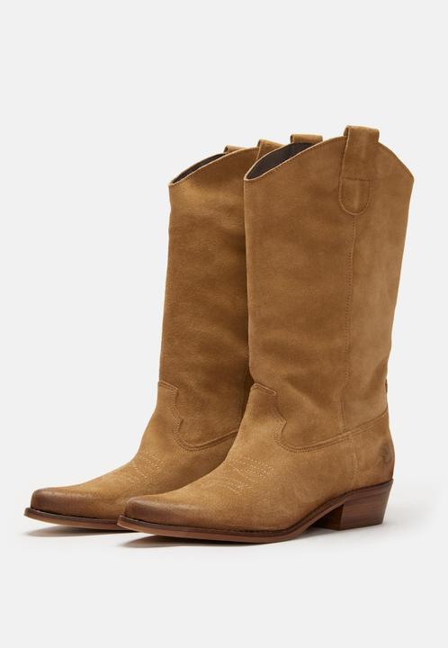 Actual product image Felmini GERBERA 7962 is a remarkable mid-calf cowboy boot with rustic charm and rugged style. (39)