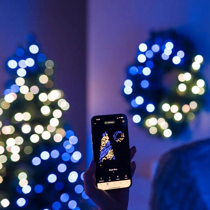 Produktbild Twinkly Wstępnie oświetlony wieniec – 50 RGB LED Regal 24 zielony przewód typ wtyczki C (0.13 m)