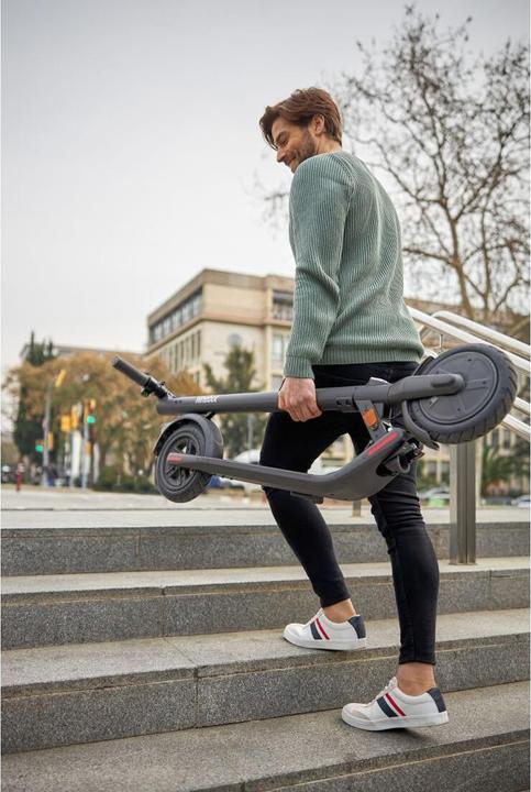 Actual product image Segway-Ninebot Kick Scooter E22E (20 km/h, 22 km, 300 W)