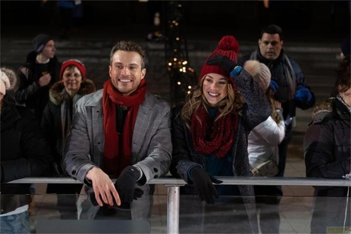 Produktbild Plaion Christmas on Ice (DVD) (Verkauf) (DVD, 2020, Deutsch, Englisch)