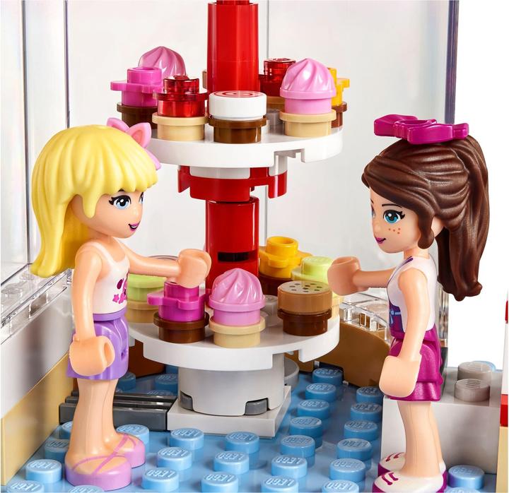 Actual product image LEGO Heartlake Cupcake Café (41119, LEGO Friends)