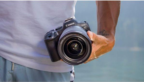 Immagine prodotto Canon Kit EOS R6 Mark II (UE) (24 - 105 mm, 24.20 Mpx, Full frame / FX)