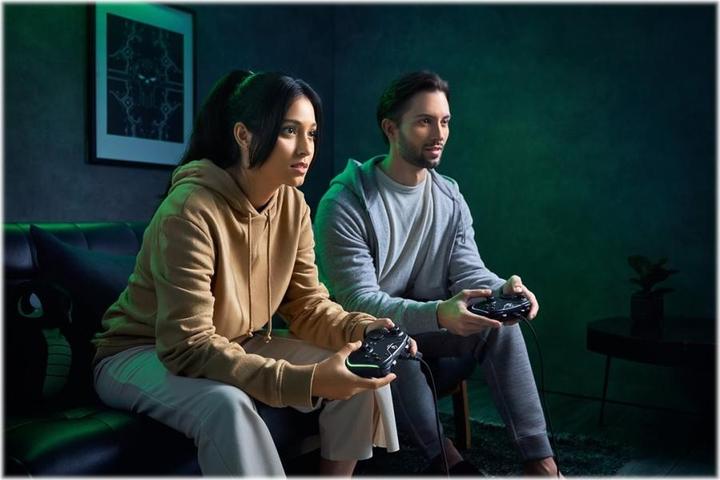 Immagine prodotto Razer Wolverine V2 Chroma (Xbox One S, Xbox Serie S, PC, Xbox One X, Xbox Series X)