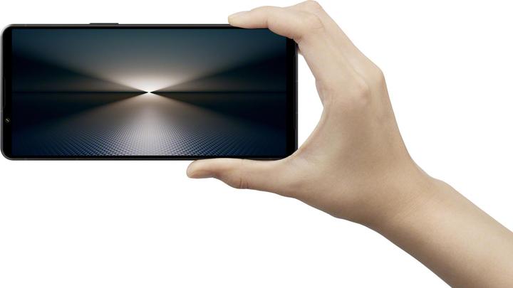 Actual product image Sony Xperia 1 VI (256 GB, Khaki Green, 6.50", Dual SIM, 52 Mpx, 5G)