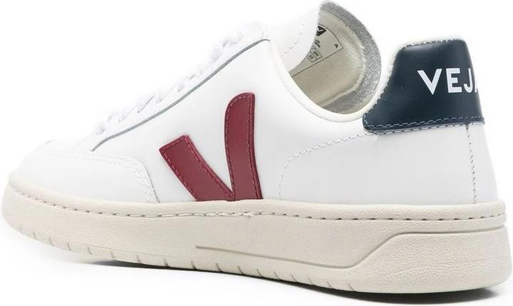 Actual product image Veja V-12 (42)