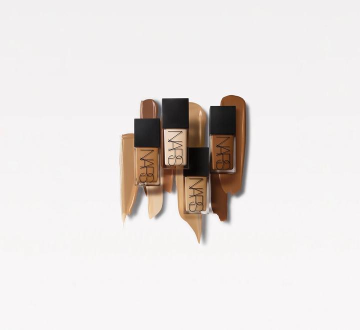 Immagine prodotto NARS Cosmetics Fondazione che riflette la luce (Figi)