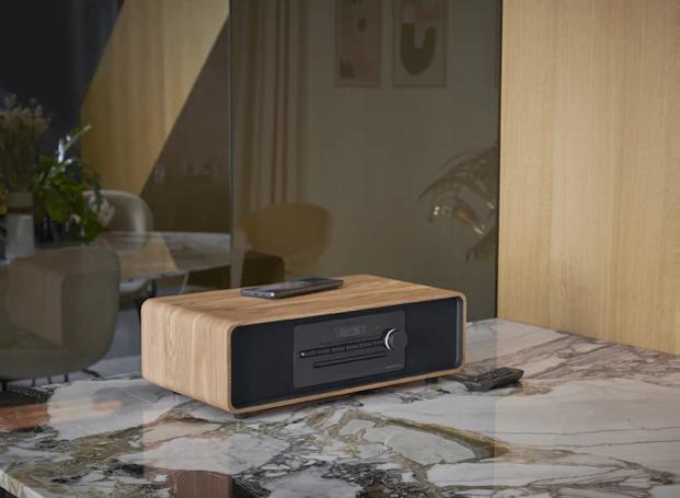Actual product image Thomson MIC300IBT bw/wood Micro system 60W,FM,Bluetooth,CD,USB,Induction charging (Bluetooth, CD player, 2x 30 W)