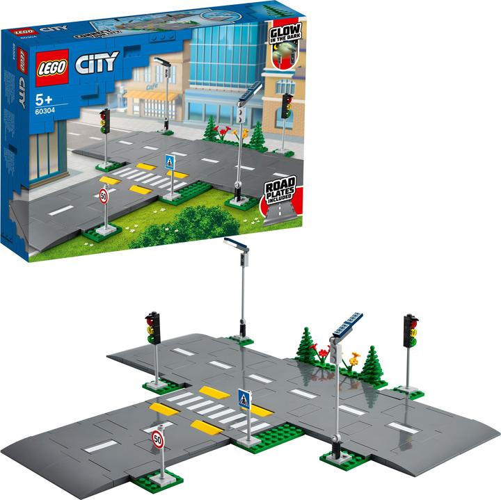 Actual product image LEGO Road intersection with traffic lights (60304, LEGO City)