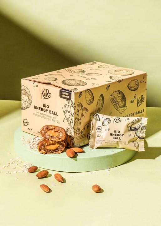 Image du produit KoRo Boule de snack bio à base de dattes, fourrée de flocons d'avoine, de sel et de purée d'amandes (1 pcs, 420 g)