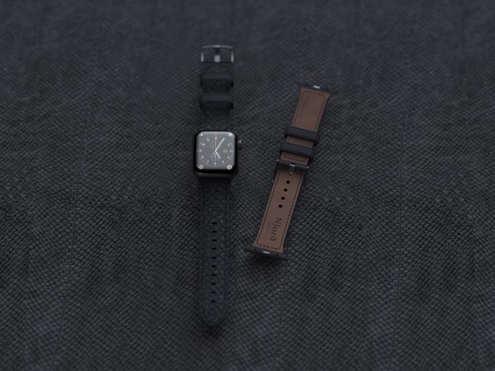 Actual product image Njord Vindur Watch Strap for Apple Watch 44/45mm (45 mm, Vegan Leather, Stainless steel fastener, Salmon leather)