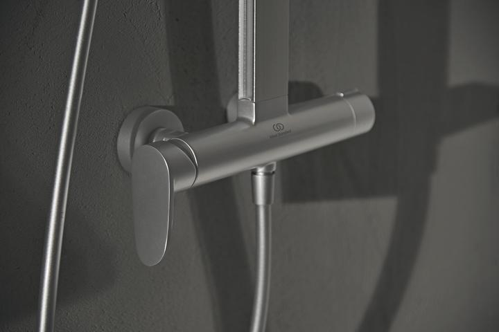 Produktbild Ideal Standard Duschsystem Alu+: Ceraflow Brausearmatur 2 Ablagen, 2F-Handbrause, 2F-Kopfbrause