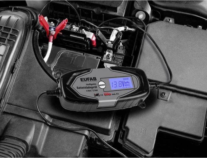 Produktbild Eufab Intelligentes Batterieladegerät 6/12V 4A, auch für Lithiumbatterien 16647 Kfz-Ladegerät, Au (6V, 12V, 4 A)