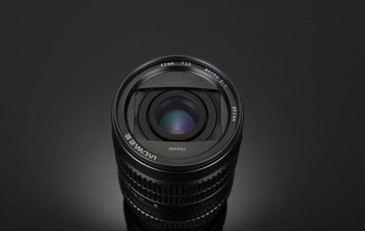Actual product image Venus Optic Laowa 60mm f/2.8 2x Ultra Macro Sony A (Sony A, APS-C / DX, full size)